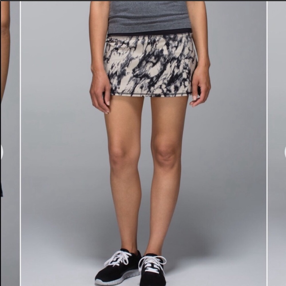 Lululemon 6 Pace Setter Skirt Black Marble Granite